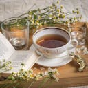 Rasakan nada menenangkan dan sentimental dari "Tea" - trek piano indah yang akan memberi Anda kedamaian dan relaksasi. Biarkan melodi lembut membawa Anda ke keadaan pikiran yang damai.