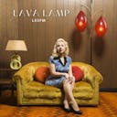 Découvrez « Lava Lamp », un morceau rock mêlant ambiance estivale décontractée et tons rétro romantiques, parfait pour se détendre et se remémorer.