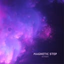 Fördjupa dig i den rytmiska tjusningen av "Magnetic Step", ett omgivande elektroniskt dansspår som lockar med sina fascinerande beats.