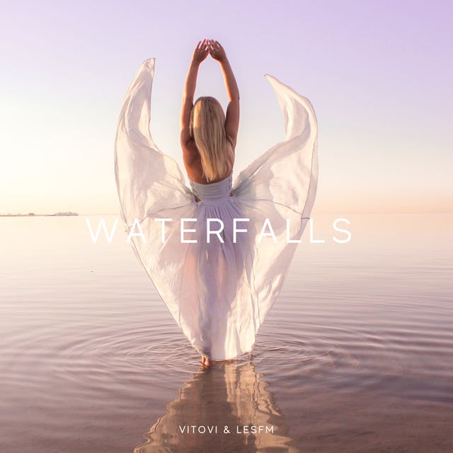 당신을 리듬과 멜로디의 계단식 세계로 안내하는 짜릿한 일렉트로닉 작곡인 'Waterfalls'의 매혹적인 사운드스케이프에 빠져보세요.