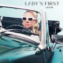 "Lady's First" הוא טראק רוק המשדר רומנטיקה קיצית, המשלב מקצבים אנרגטיים עם אווירה חמימה ורומנטית מושלמת לימי שמש ולרגעים מיוחדים.