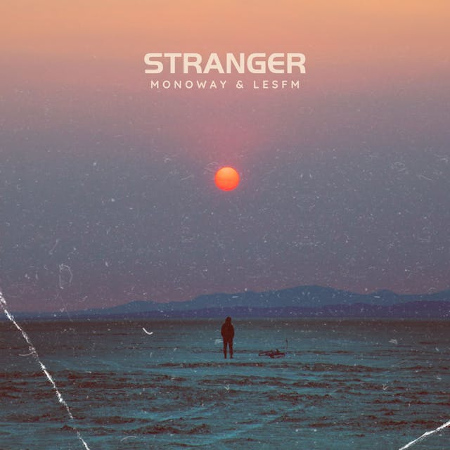 Sukella "Strangerin" ambient-kappaleen eteeriseen maailmaan, joka ympäröi sinut salaperäisissä ja kiehtovissa äänimaisemissa.