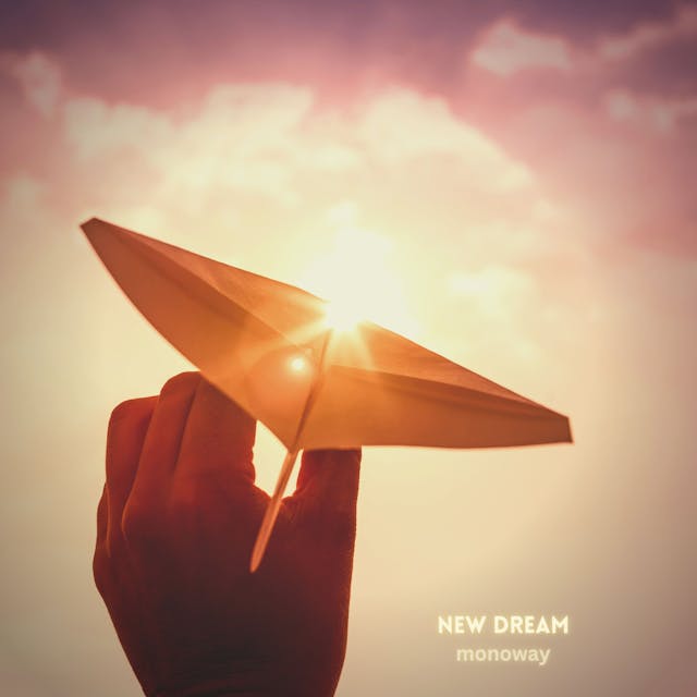 Відчуйте ефірну привабливість "New Dream" - ембієнтного шедевру, який переплітає атмосферні мелодії для неймовірної подорожі.